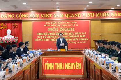 Quang cảnh hội nghị công bố Quyết định kiểm tra, giám sát đối với Ban Thường vụ Tỉnh ủy Thái Nguyên. (Ảnh: Trần Trang/TTXVN)