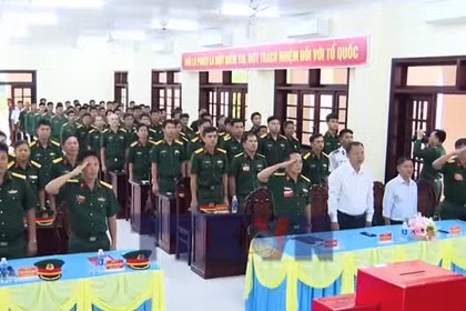 Cử tri đặc khu Thổ Châu đi bầu cử sớm