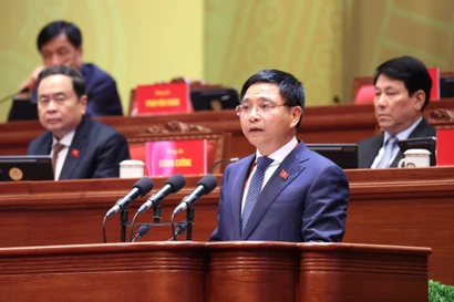 Đồng chí Nguyễn Văn Thắng, Ủy viên Trung ương Đảng, Bí thư Đảng ủy, Bộ trưởng Bộ Tài chính, trình bày tham luận “Hoàn thiện thể chế, pháp luật về huy động, sử dụng nguồn lực tài chính đáp ứng yêu cầu phát triển đất nước nhanh và bền vững”. (Ảnh: TTXVN)