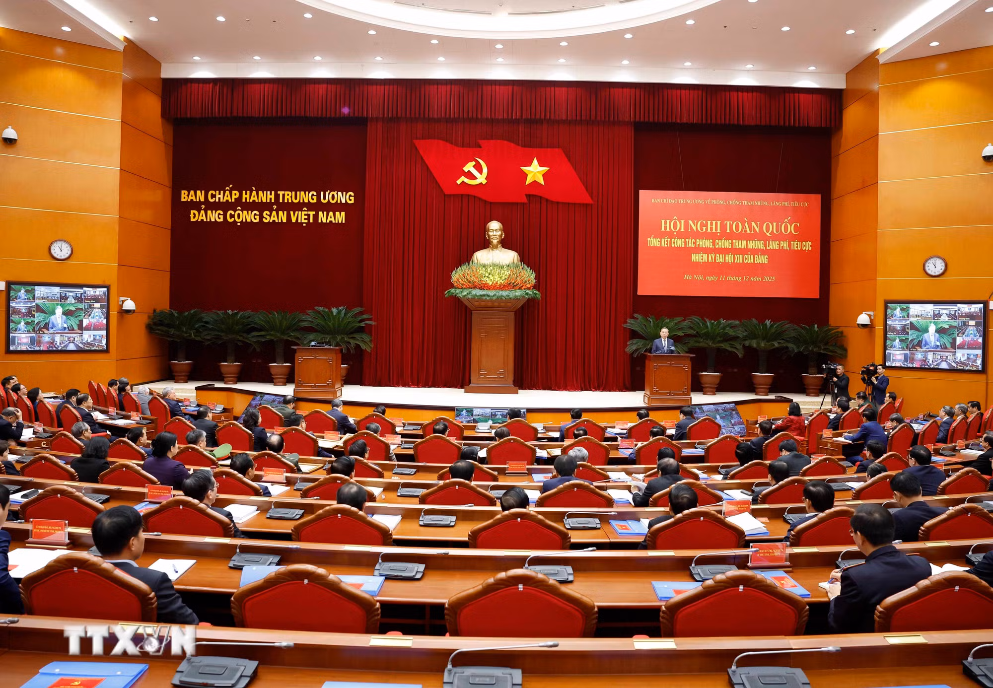 ttxvn-hoi-nghi-toan-quoc-tong-ket-cong-tac-phong-chong-tham-nhung-lang-phi-tieu-cuc-nhiem-ky-dai-hoi-xiii-8464166-11.jpg