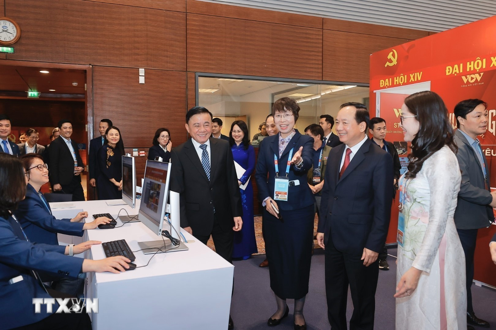 ttxvn-khai-truong-trung-tam-bao-chi-dai-hoi-xiv-cua-dang-8529802-3.jpg