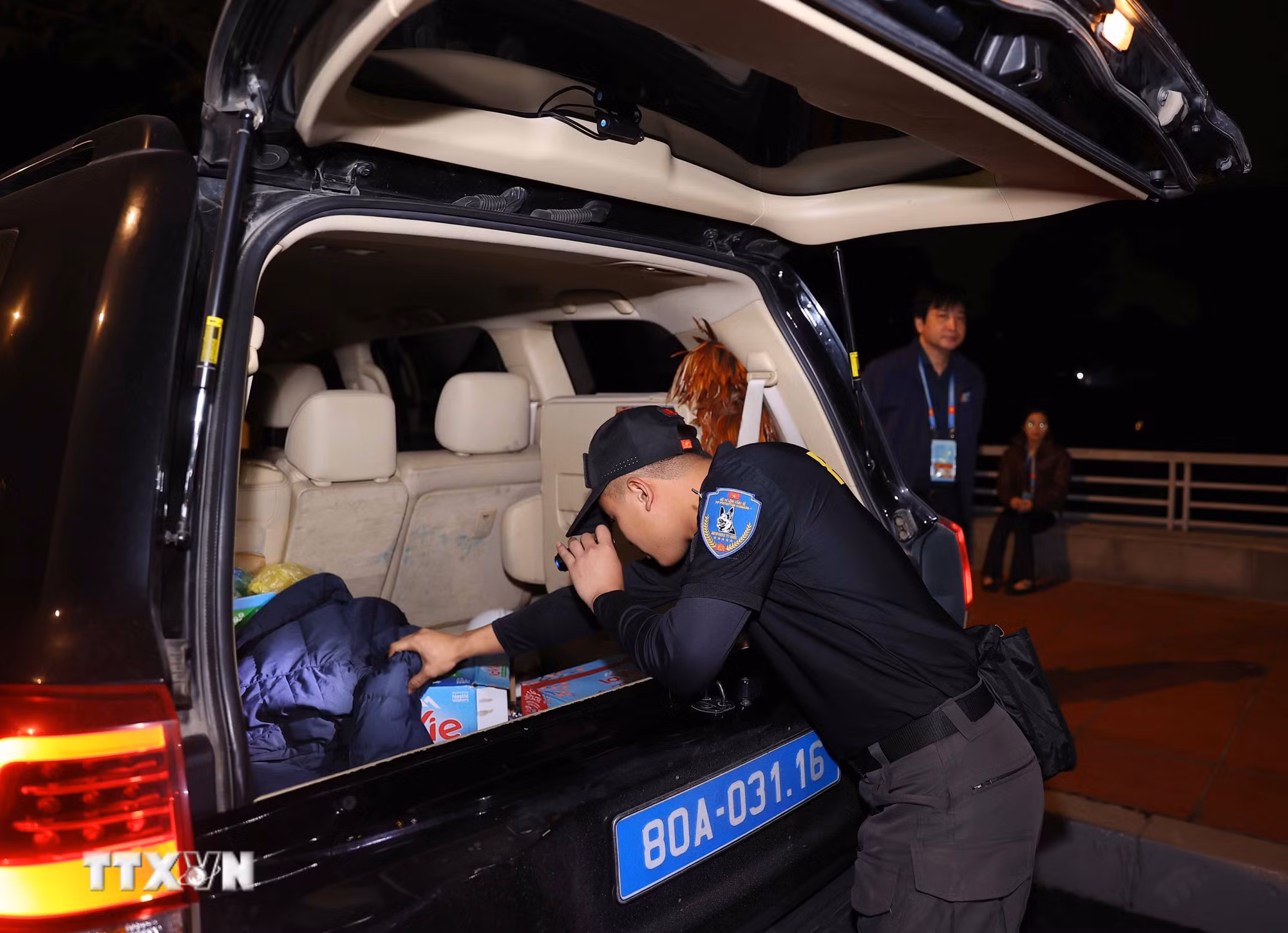 ttxvn-dam-bao-tuyet-doi-an-ninh-phuc-vu-dai-hoi-xiv-cua-dang-8537481-4.jpg