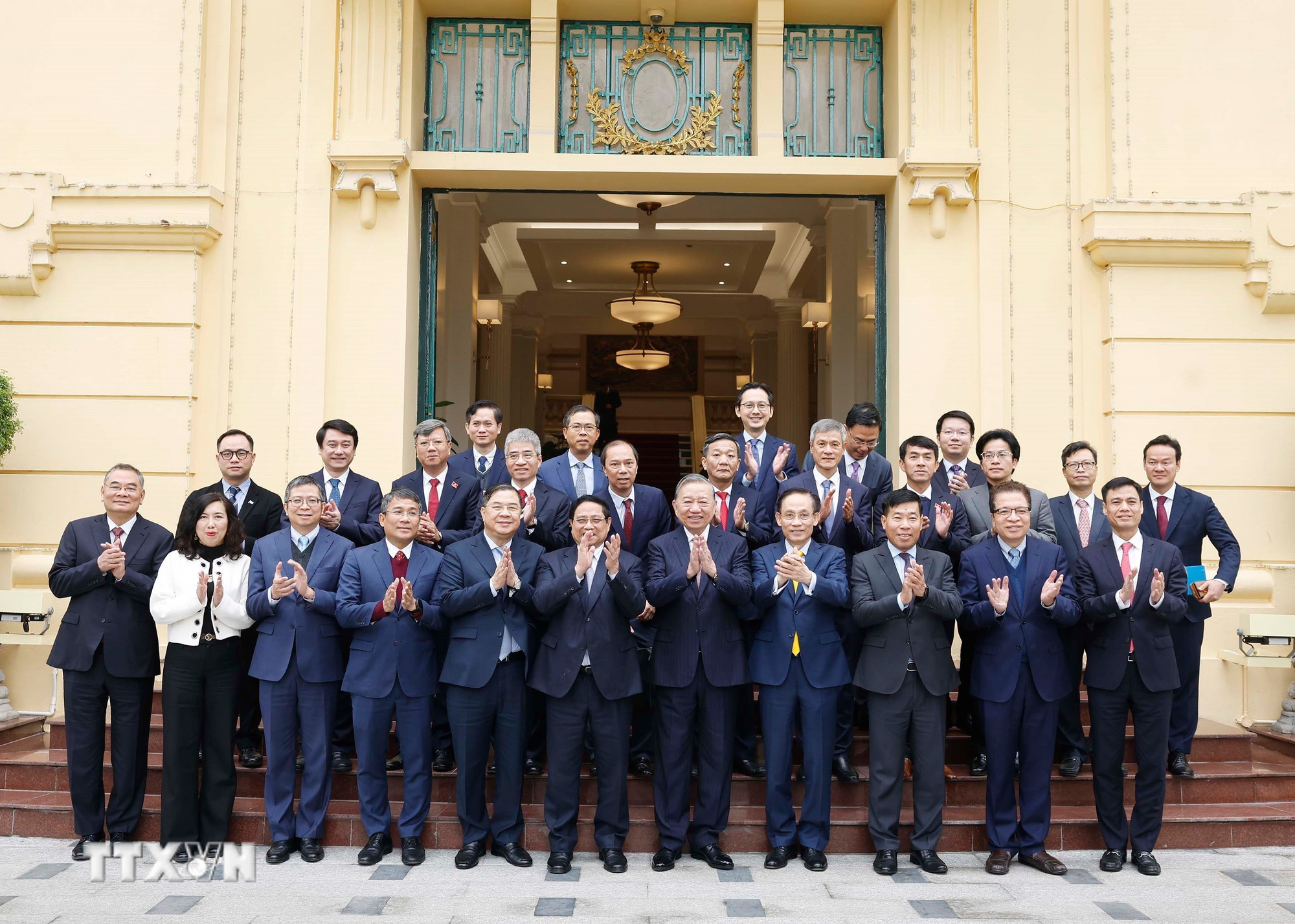 ttxvn-tong-bi-thu-lam-viec-voi-cac-dai-su-truong-co-quan-dai-dien-viet-nam-o-nuoc-ngoai-8550595-7.jpg