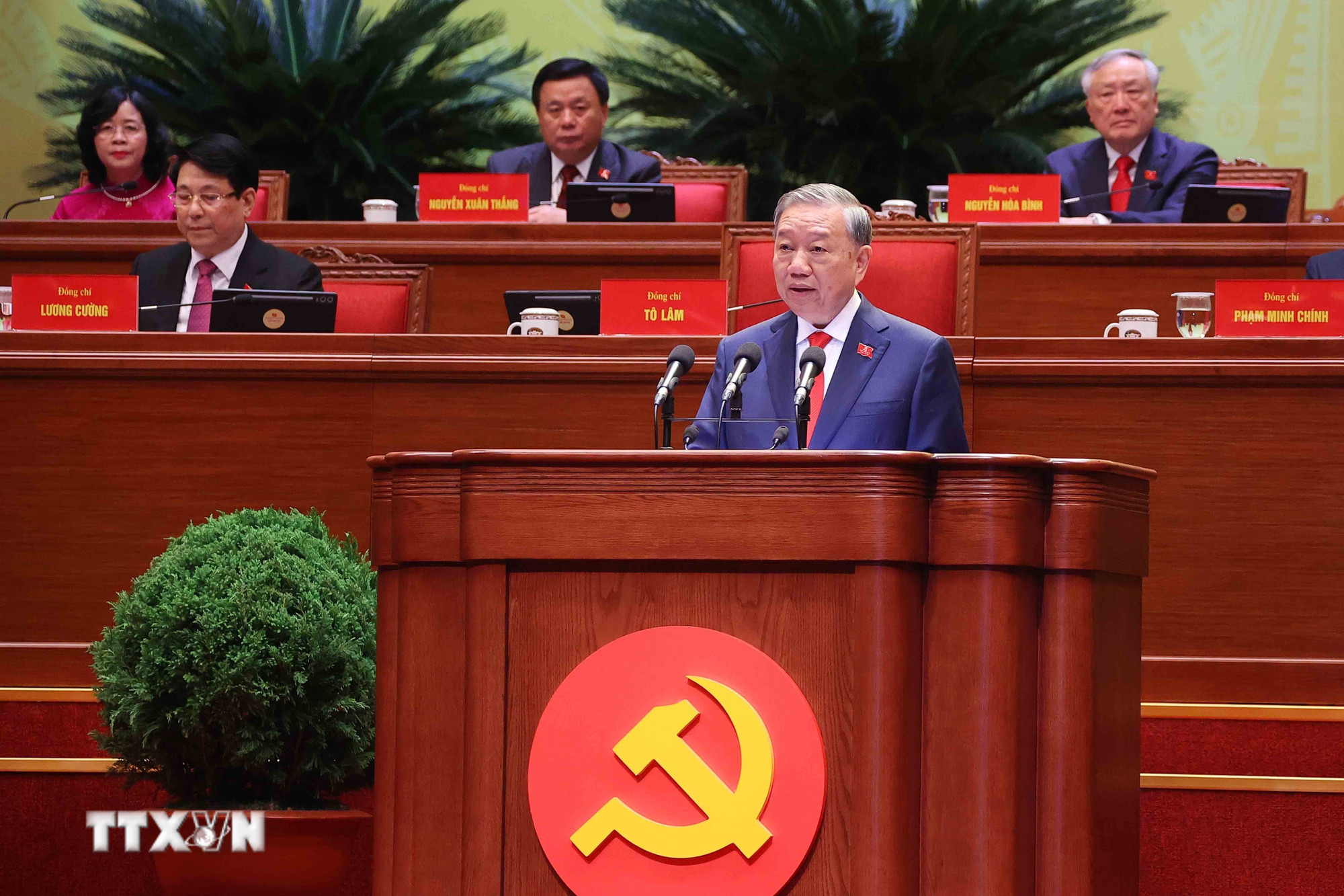 ttxvn-khai-mac-trong-the-dai-hoi-dai-bieu-toan-quoc-lan-thu-xiv-cua-dang-8540174-1.jpg