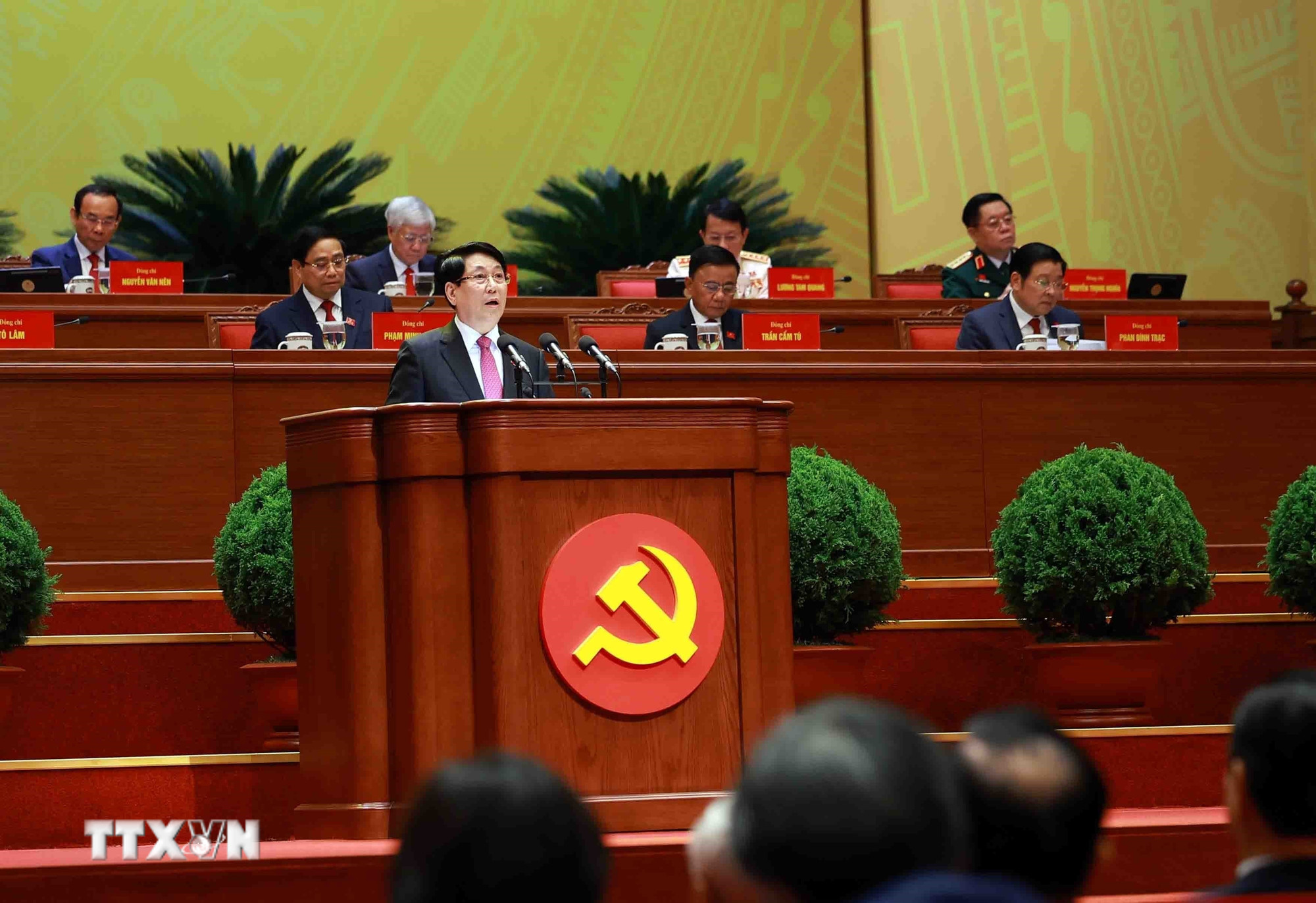 ttxvn-khai-mac-trong-the-dai-hoi-dai-bieu-toan-quoc-lan-thu-xiv-cua-dang-8540179-2.jpg