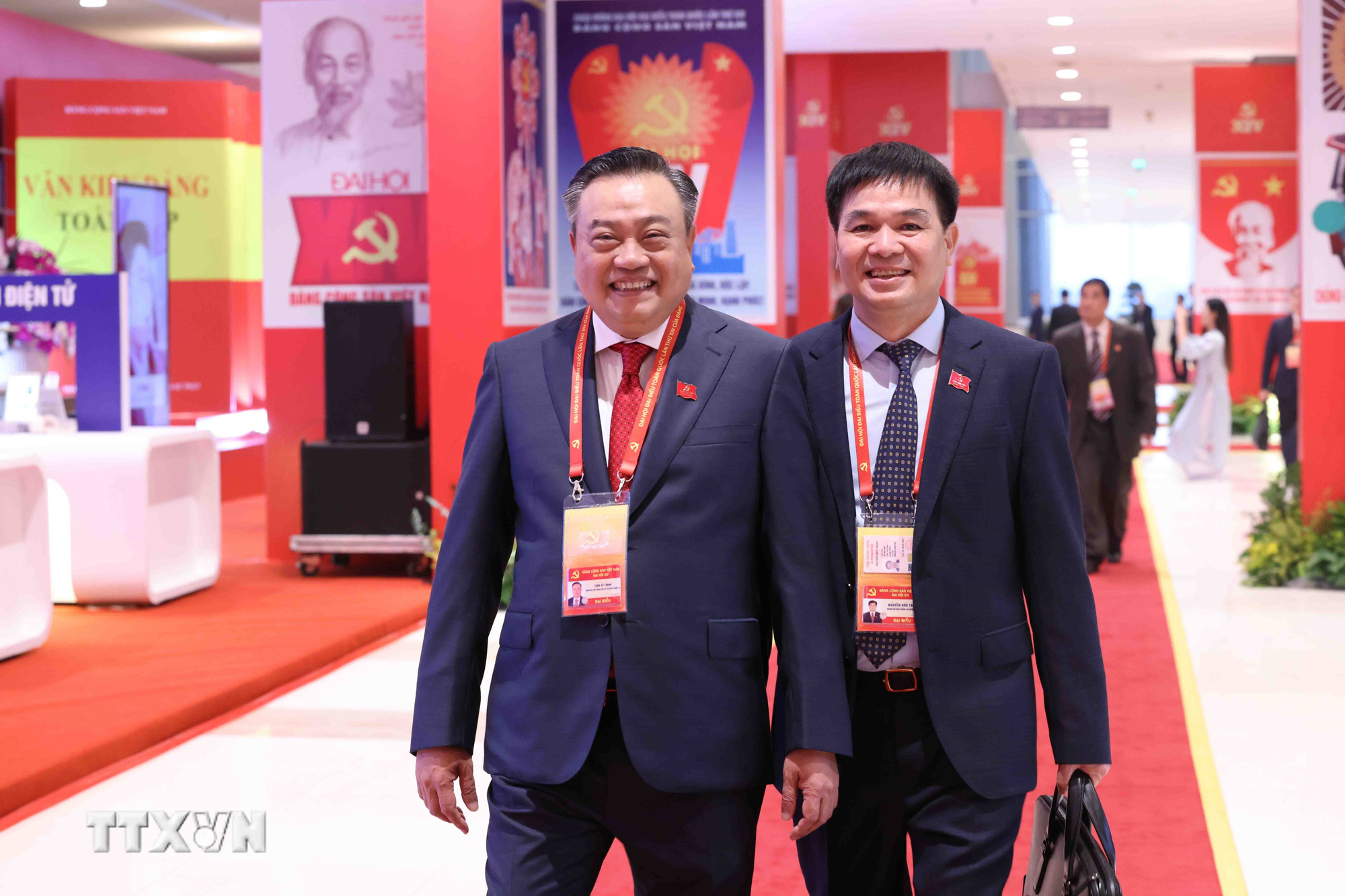 ttxvn-khai-mac-dai-hoi-xiv-cua-dang-8539983-1.jpg