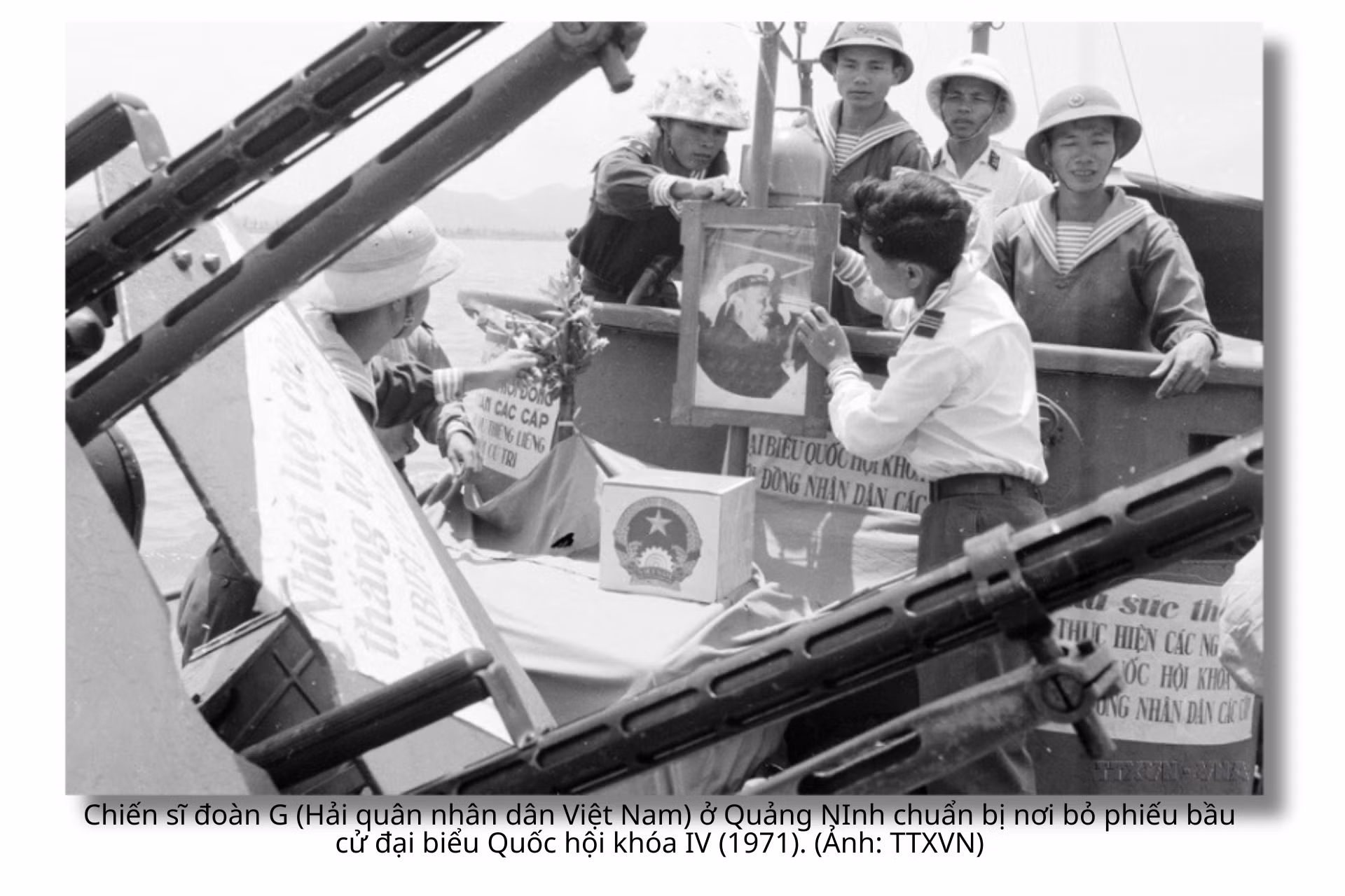 quoc-hoi-khoa-iv-1.png