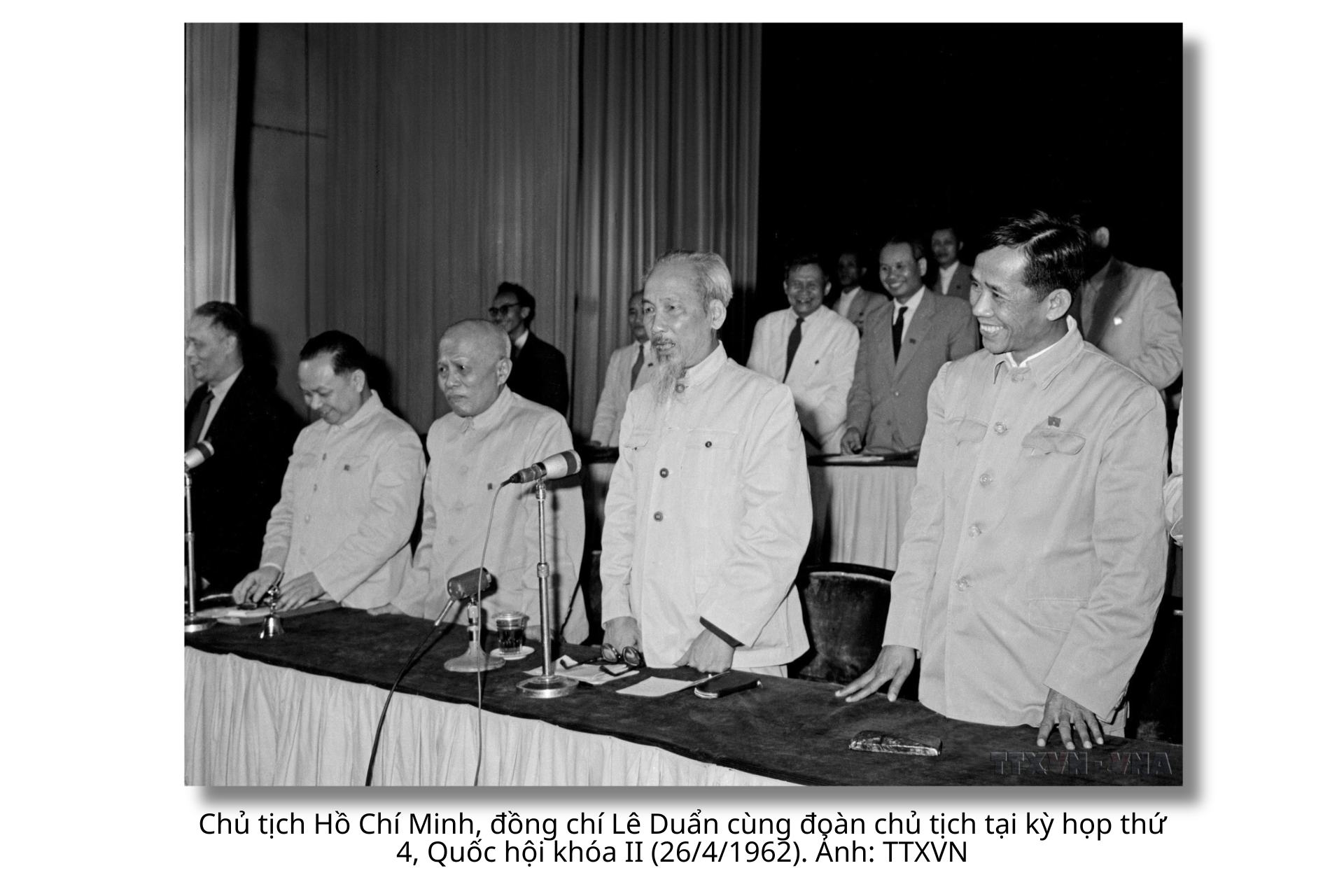 quoc-hoi-khoa-ii-10.png