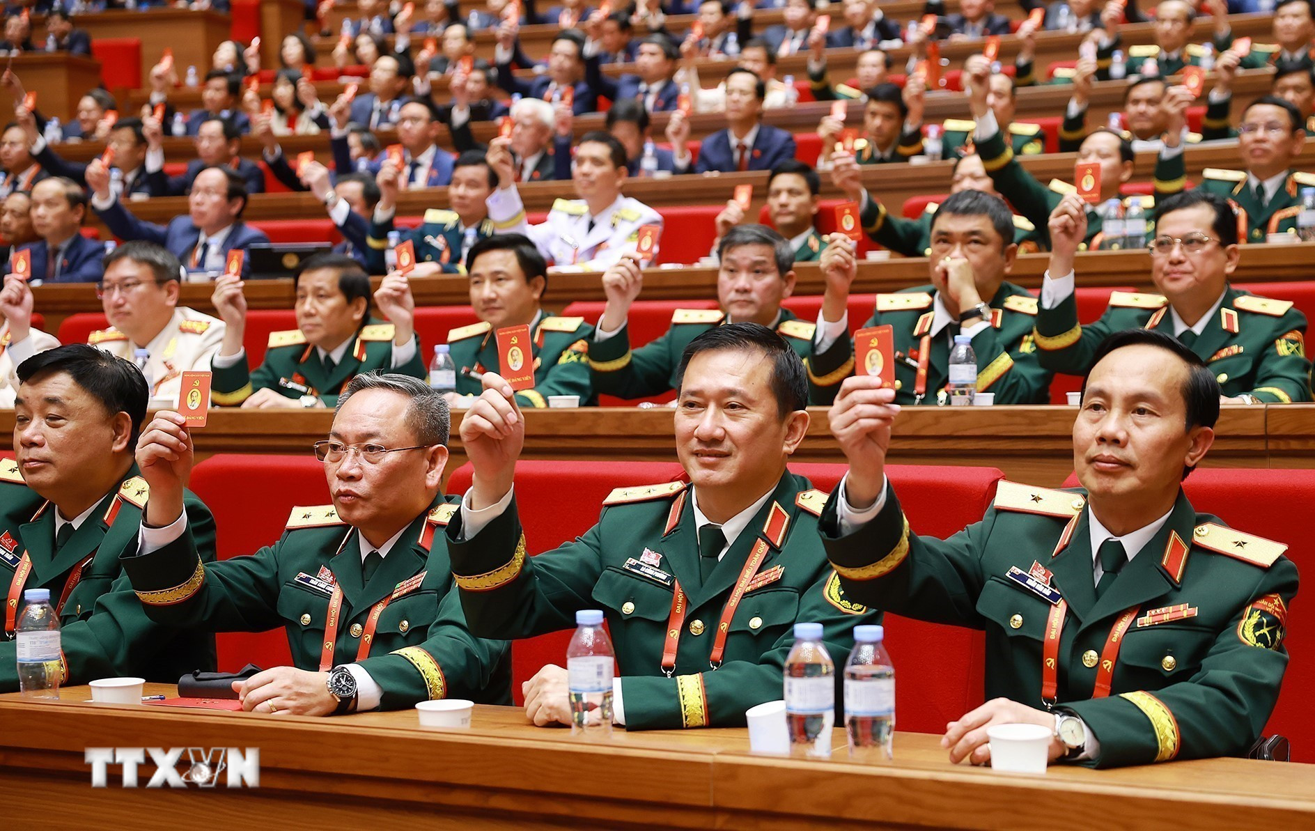 ttxvn-dai-hoi-xiv-cua-dang-bau-ban-chap-hanh-trung-uong-khoa-xiv-8546126-1.jpg