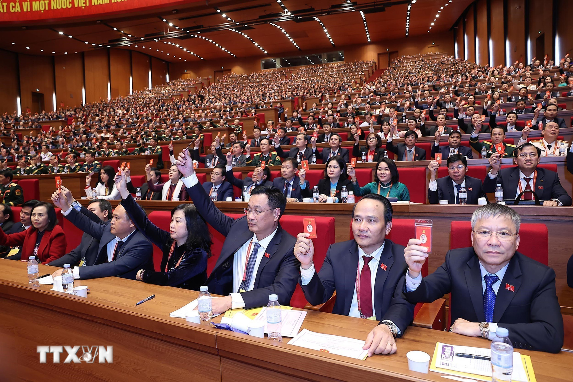 ttxvn-dai-hoi-xiv-cua-dang-bau-ban-chap-hanh-trung-uong-khoa-xiv-8546126-4.jpg