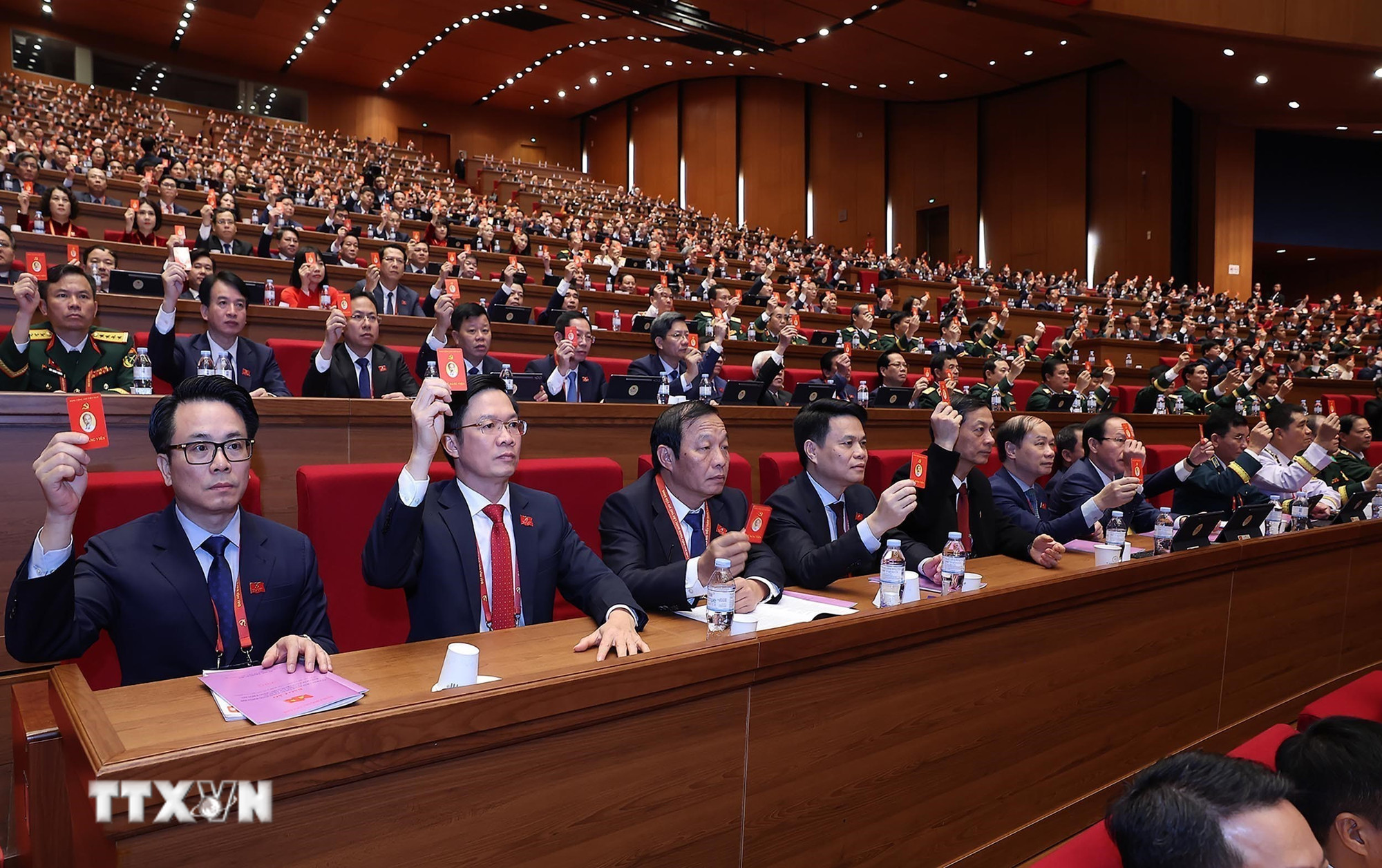 ttxvn-dai-hoi-xiv-cua-dang-bau-ban-chap-hanh-trung-uong-khoa-xiv-8546136-9.jpg