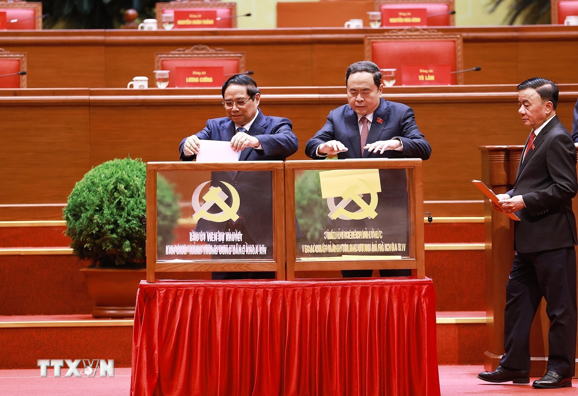 ttxvn-dai-hoi-xiv-cua-dang-bau-ban-chap-hanh-trung-uong-khoa-xiv-8546343.jpg