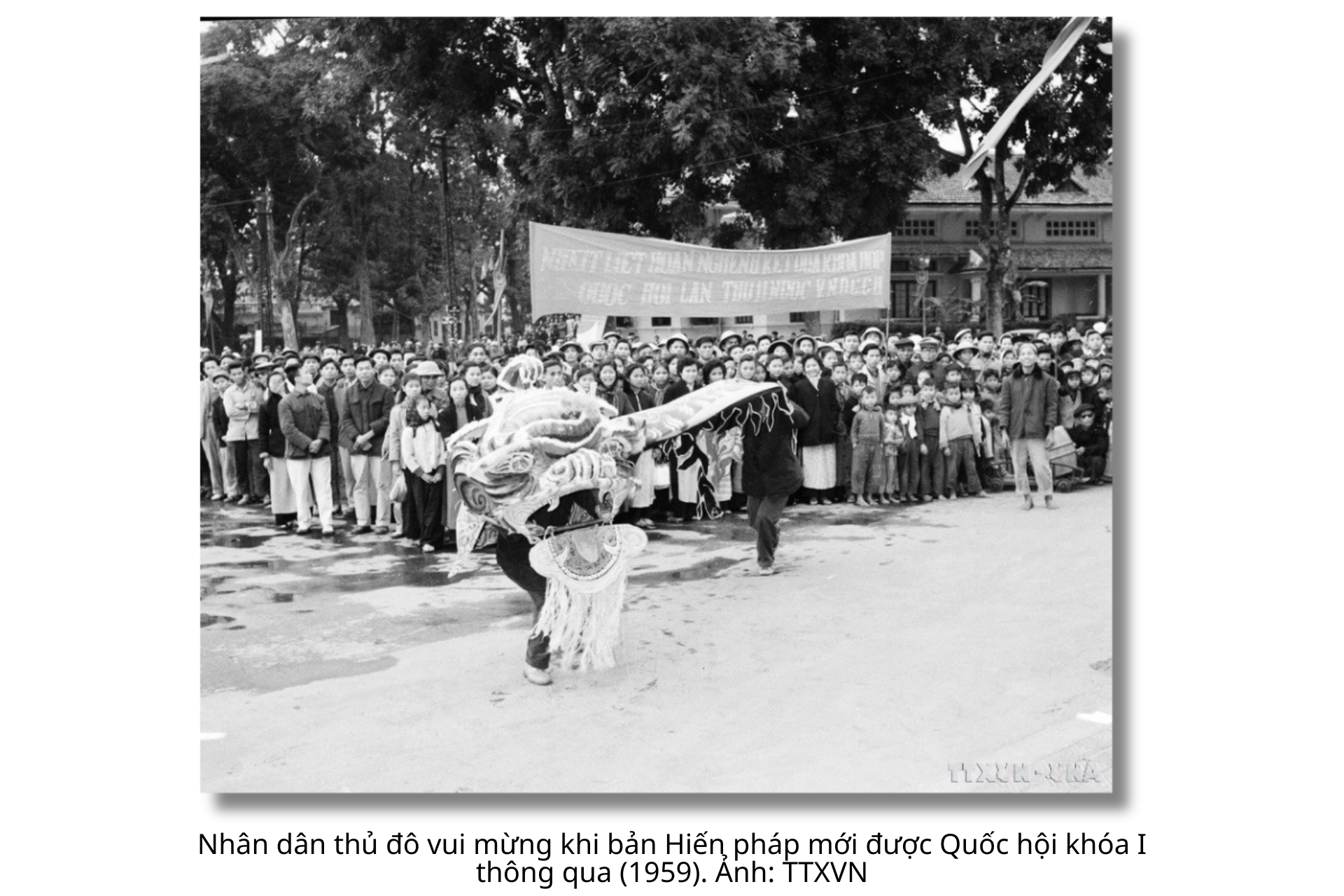 quoc-hoi-khoa-i-21-8235.png