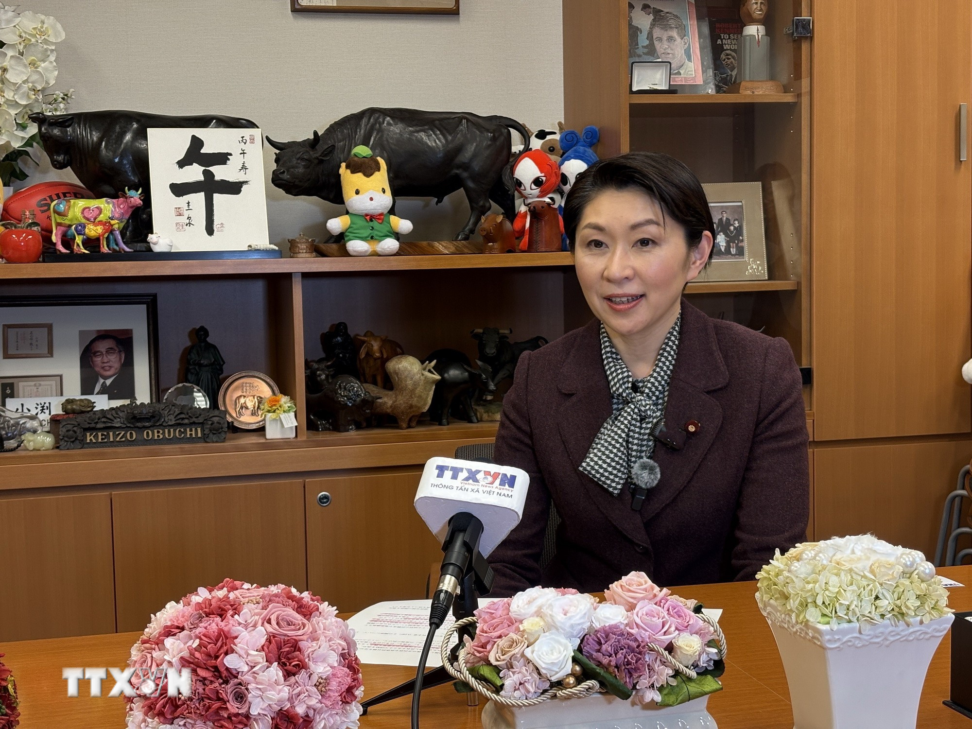 Chủ tịch Liên minh nghị sỹ hữu nghị Nhật - Việt Obuchi Yuko trả lời phỏng vấn của TTXVN. (Ảnh: Xuân Giao/TTXVN)