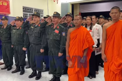 Đồng bào Khmer Vĩnh Long phấn khởi đi bầu cử