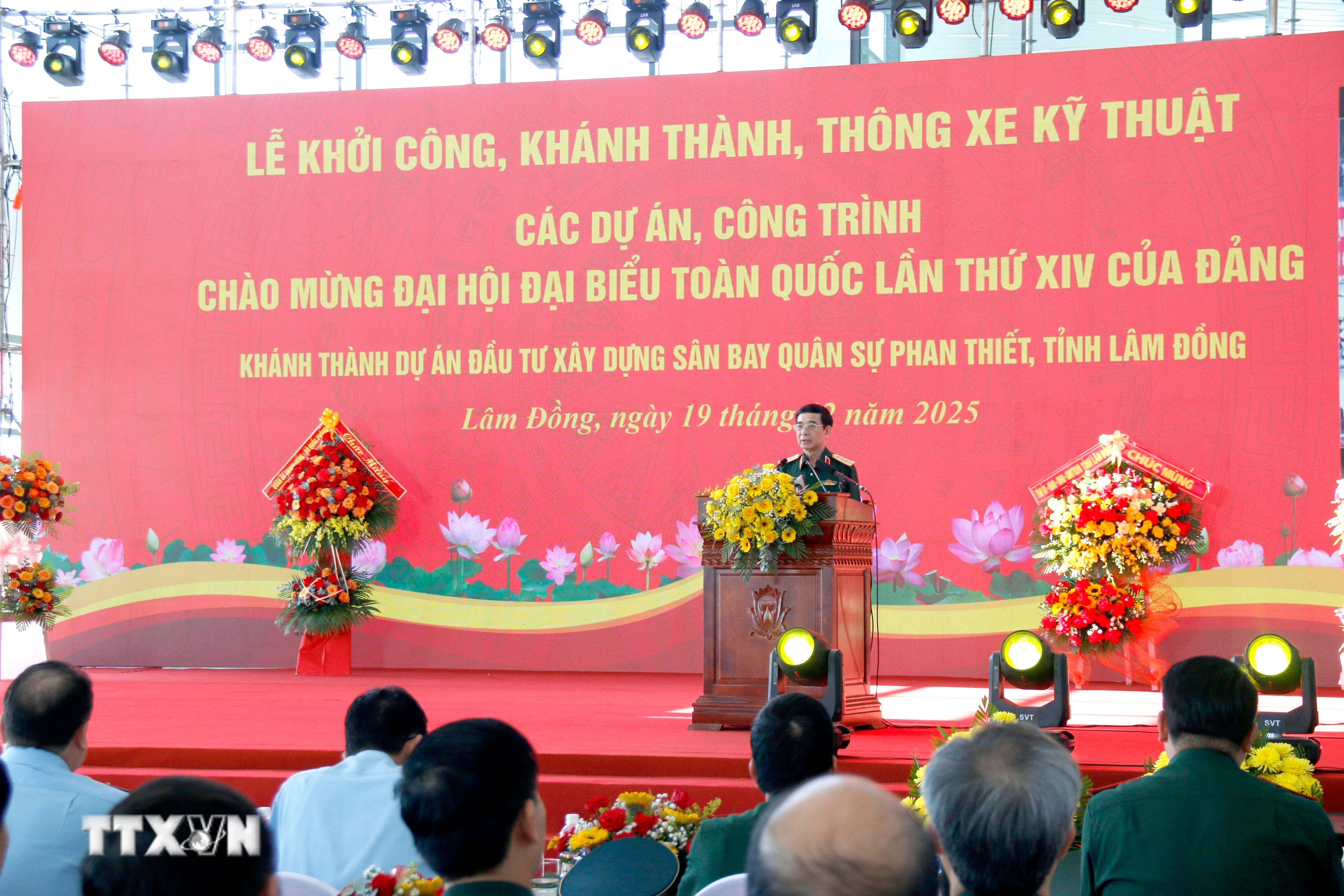 Đại tướng Phan Văn Giang, Ủy viên Bộ Chính trị, Bộ trưởng Bộ Quốc phòng, phát biểu tại Lễ Khánh thành. (Ảnh: Nguyễn Thanh/TTXVN)