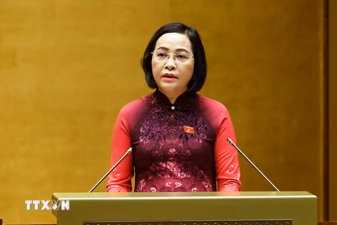 Phó Chủ tịch Quốc hội Nguyễn Thị Thanh, Uỷ viên Hội đồng bầu cử quốc gia báo cáo tổng kết cuộc bầu cử đại biểu Quốc hội khóa XVI và đại biểu Hội đồng nhân dân các cấp nhiệm kỳ 2026 - 2031. (Ảnh: Doãn Tấn/TTXVN)