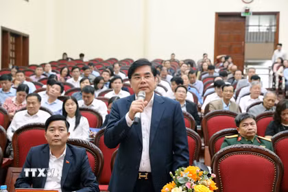 Các đại biểu tham gia thảo luận trực tiếp tại Hội nghị hiệp thương lần thứ nhất người ứng cử đại biểu Quốc hội khóa XVI nhiệm kỳ 2026-2031 tại Ninh Bình. (Ảnh: Đại Nghĩa/TTXVN)