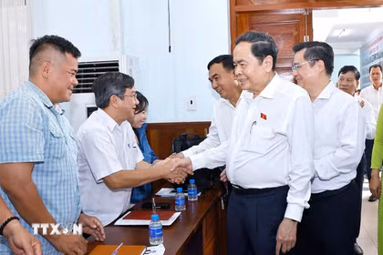 Chủ tịch Quốc hội Trần Thanh Mẫn tiếp xúc cử tri xã Bà Điểm, Thành phố Hồ Chí Minh. (Ảnh: Doãn Tấn/TTXVN)