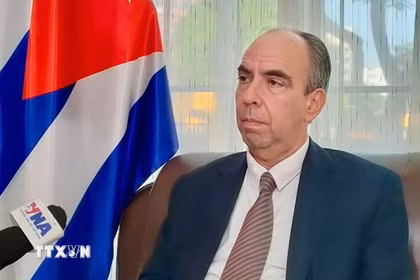 Đại sứ Cuba Rogelio Polanco Fuentes trả lời phỏng vấn TTXVN. (Ảnh: TTXVN phát)