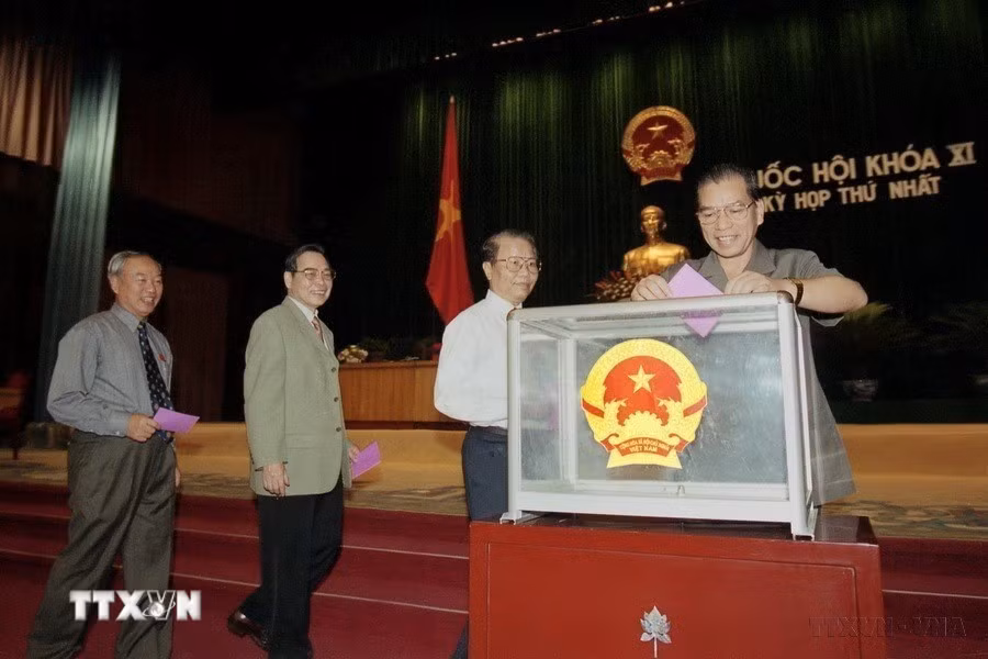 ttxvn-quoc-hoi-viet-nam-tap-trung-cao-nhat-tri-tue-y-chi-nguyen-vong-va-suc-manh-cua-nhan-dan-58.jpg