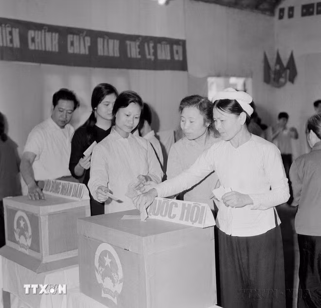 ttxvn-quoc-hoi-viet-nam-tap-trung-cao-nhat-tri-tue-y-chi-nguyen-vong-va-suc-manh-cua-nhan-dan-26.jpg