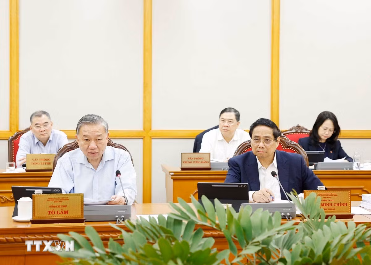 ttxvn-bo-chinh-tri-ban-bi-thu-ket-luan-ve-ket-qua-hoat-dong-chinh-quyen-dia-phuong-2-cap-2.jpg