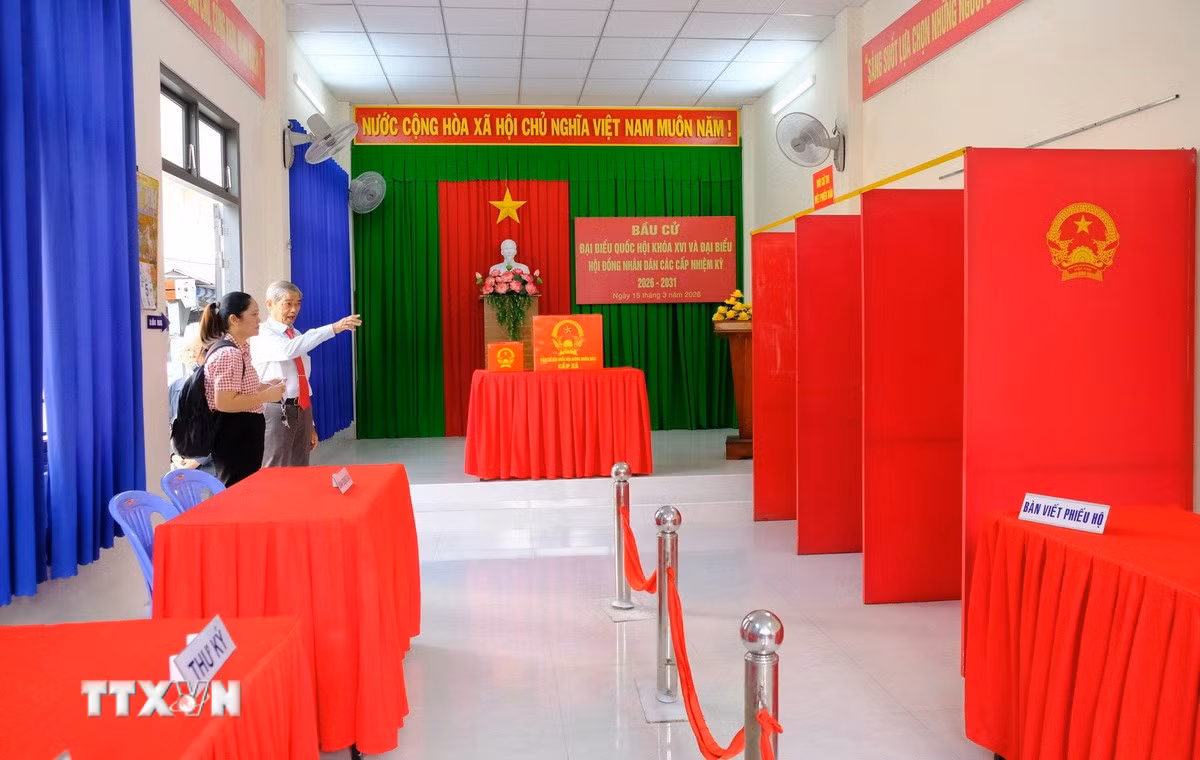 ttxvn-pho-chu-tich-nuoc-vo-thi-anh-xuan-kiem-tra-cong-tac-bau-cu-tai-lam-dong-4.jpg