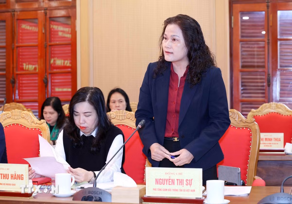 ttxvn-phien-hop-thu-nhat-trung-tam-bao-chi-dai-hoi-xiv-cua-dang-2.jpg