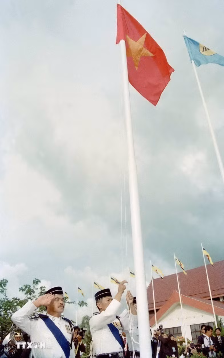 ttxvn-dai-hoi-lan-thu-vii-cua-dang-5.jpg