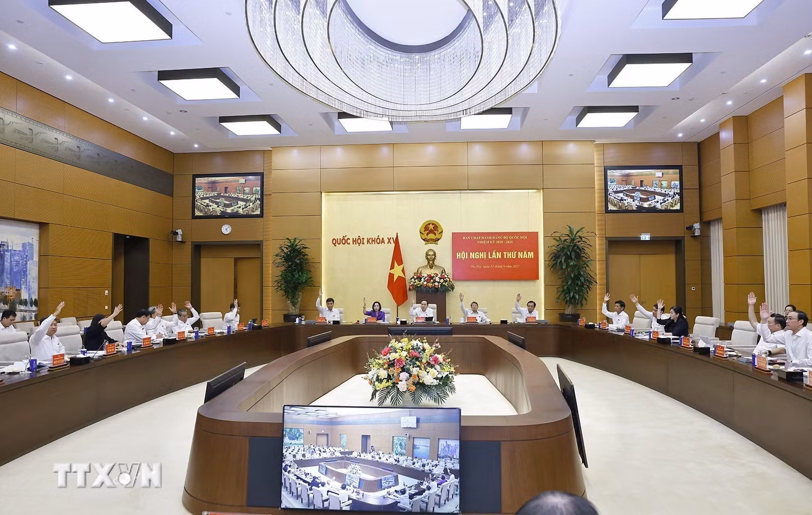 ttxvn-chu-tich-quoc-hoi-dang-bo-quoc-hoi-1.jpg