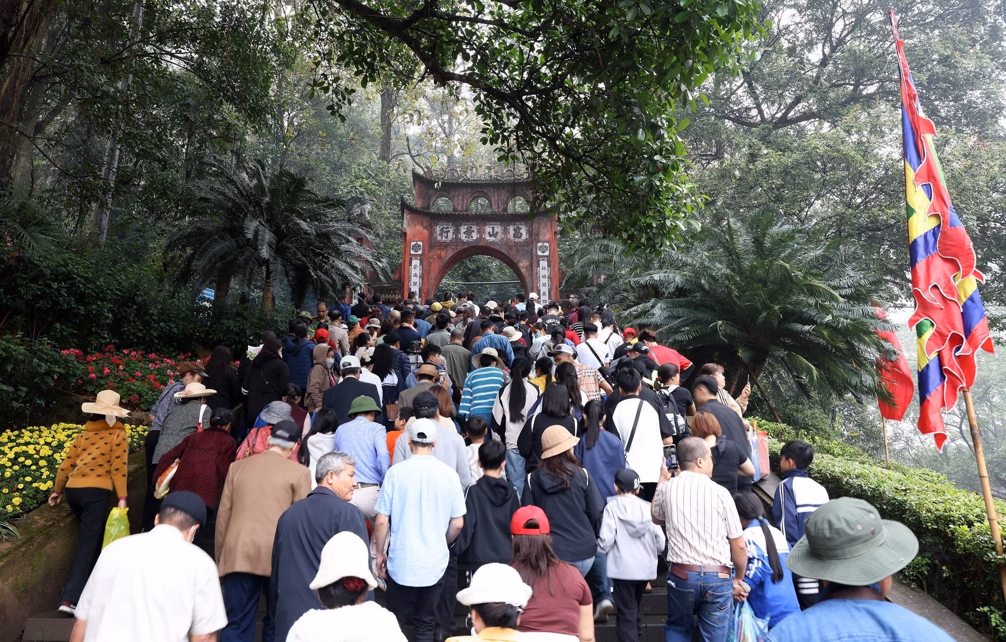 den-hung-phu-tho-3.jpg