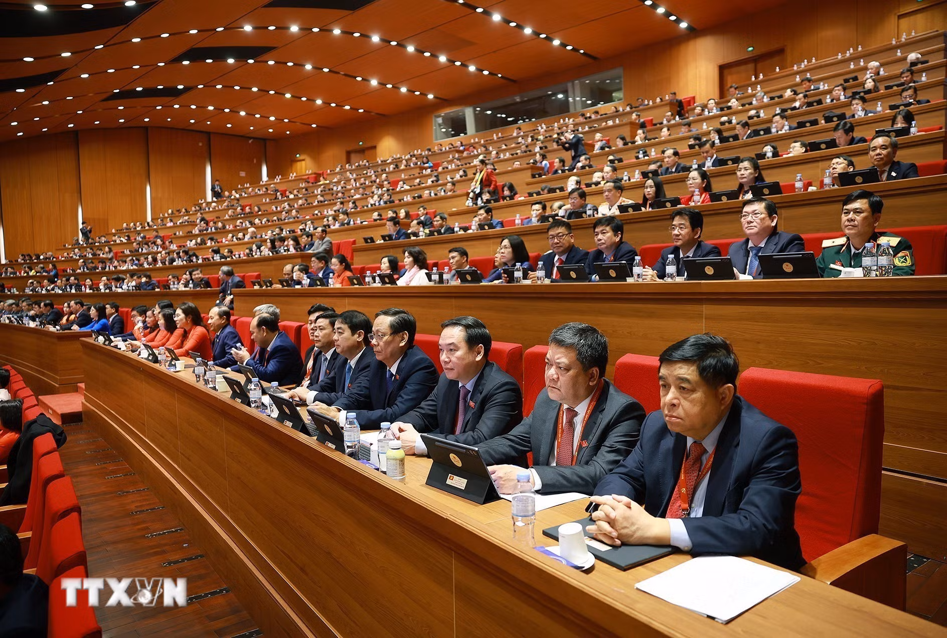 ttxvn-dai-hoi-dang-xiv-phien-thao-luan-tai-hoi-truong-ve-cac-van-kien-dai-hoi-34.jpg