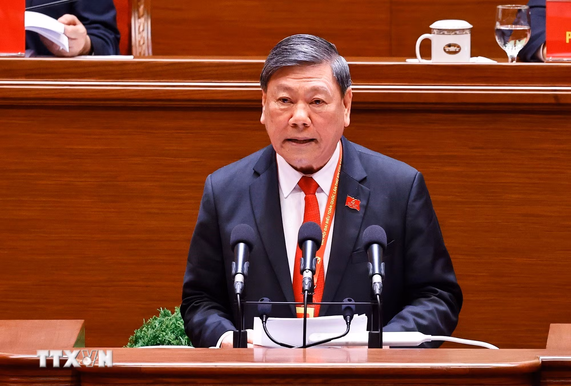 ttxvn-dai-hoi-dang-xiv-phien-thao-luan-tai-hoi-truong-ve-cac-van-kien-dai-hoi-55.jpg