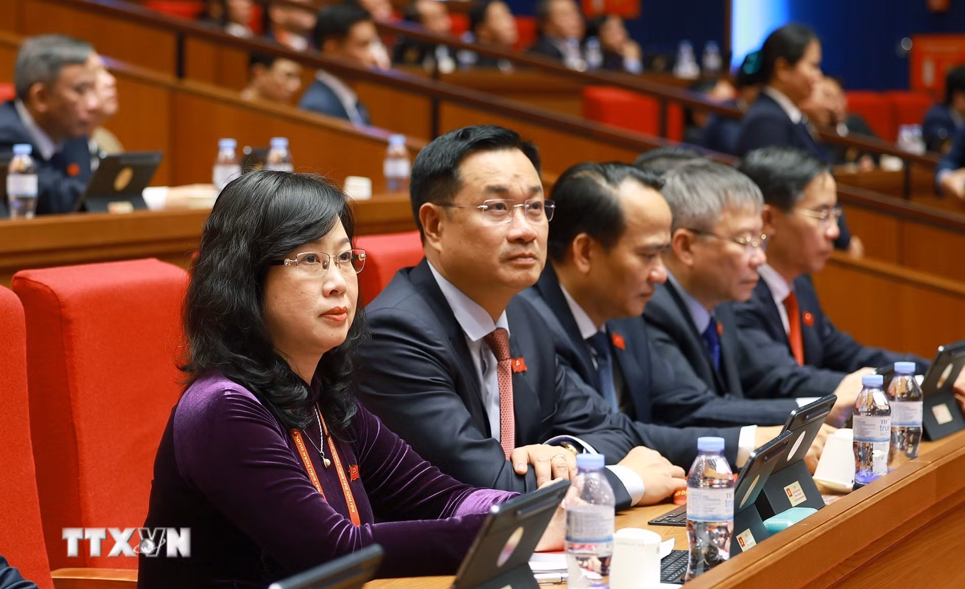 ttxvn-dai-hoi-dang-xiv-phien-thao-luan-tai-hoi-truong-ve-cac-van-kien-dai-hoi-35.jpg