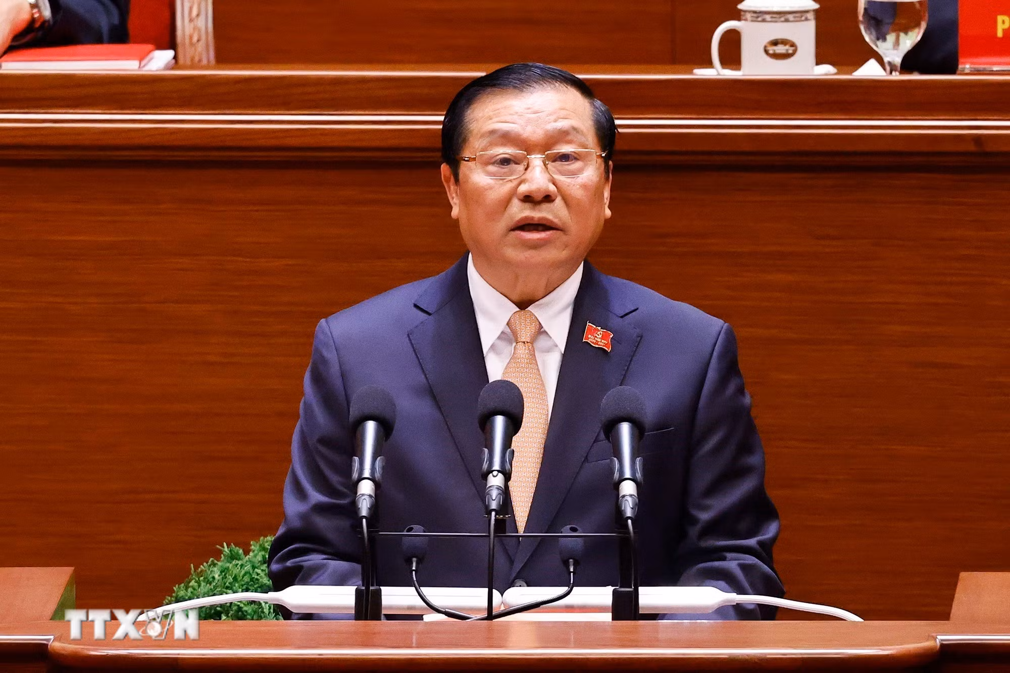 ttxvn-dai-hoi-dang-xiv-phien-thao-luan-tai-hoi-truong-ve-cac-van-kien-dai-hoi-29.jpg
