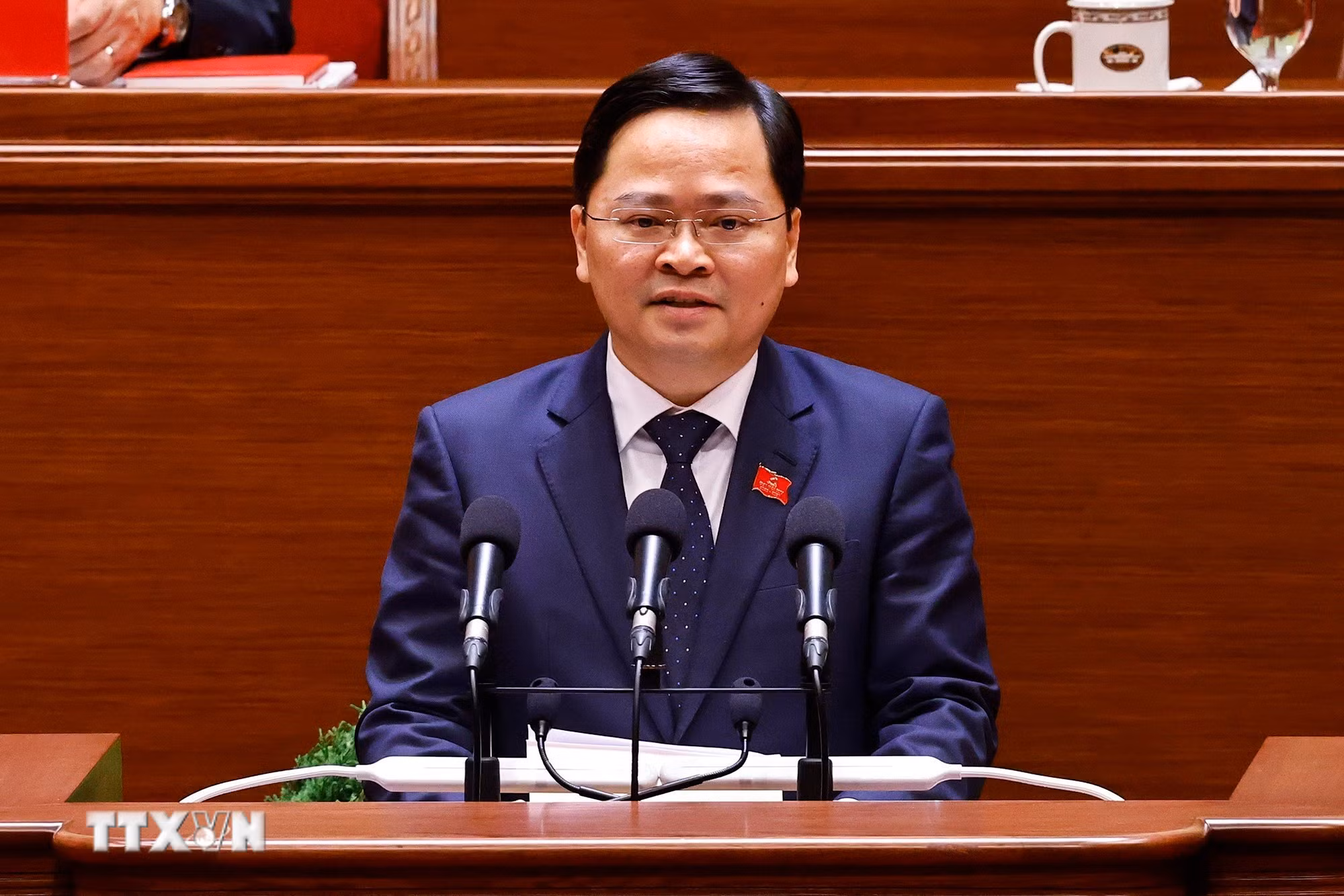 ttxvn-dai-hoi-dang-xiv-phien-thao-luan-tai-hoi-truong-ve-cac-van-kien-dai-hoi-31-4356.jpg