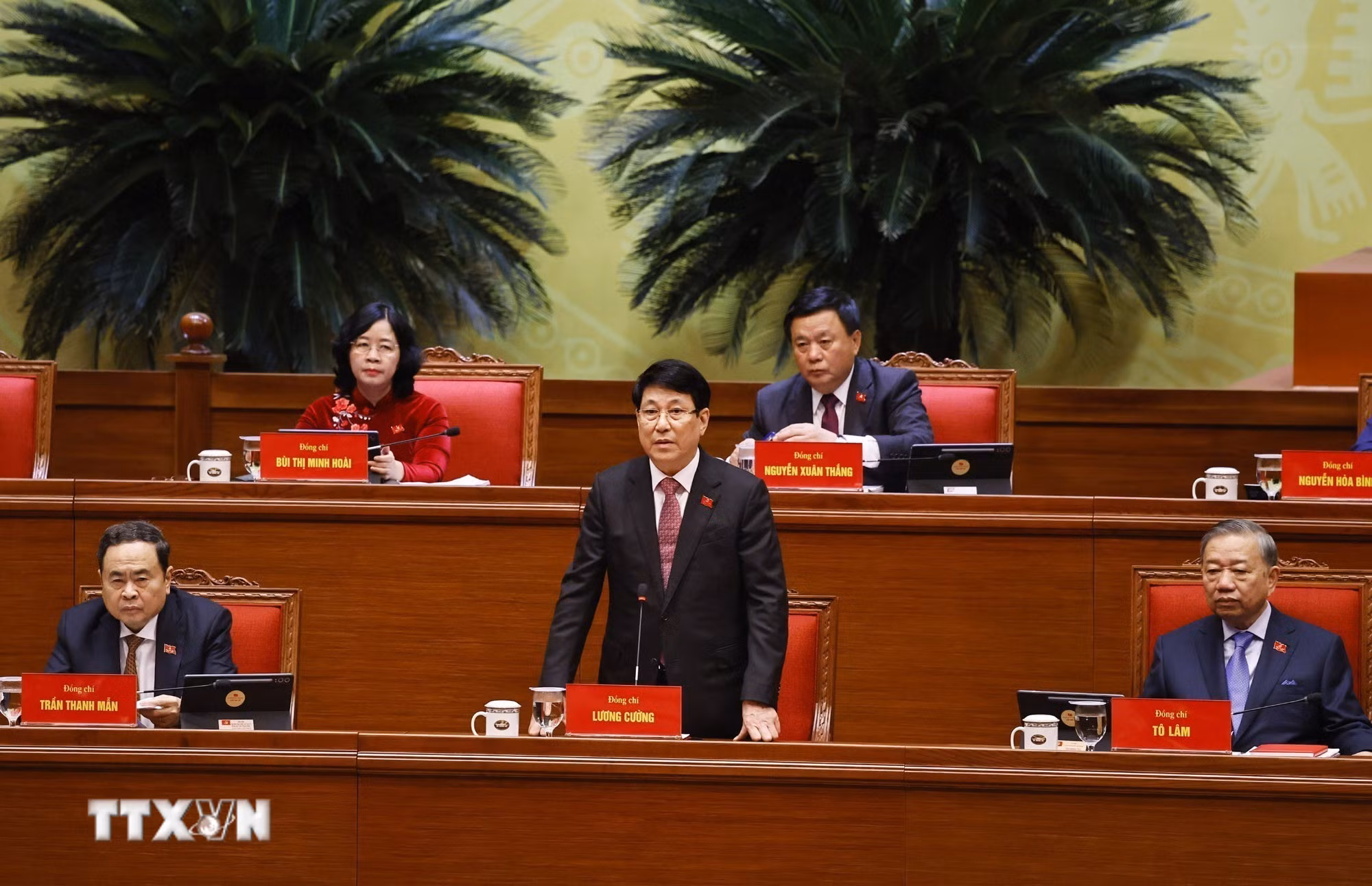 ttxvn-dai-hoi-dang-xiv-phien-thao-luan-tai-hoi-truong-ve-cac-van-kien-dai-hoi-14.jpg