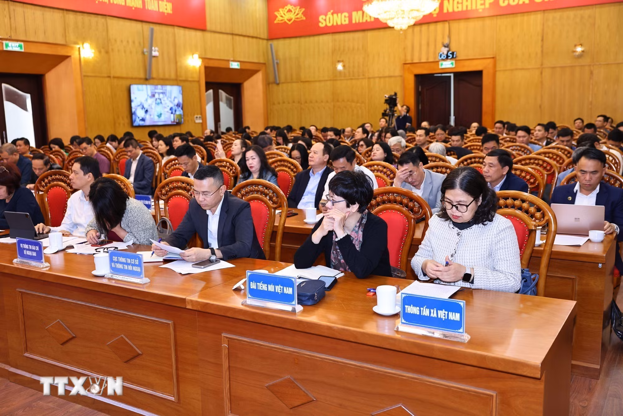 ttxvn-tuyen-truyen-bau-cu-dai-bieu-quoc-hoi-va-hoi-dong-nhan-dan-cac-cap-2.jpg