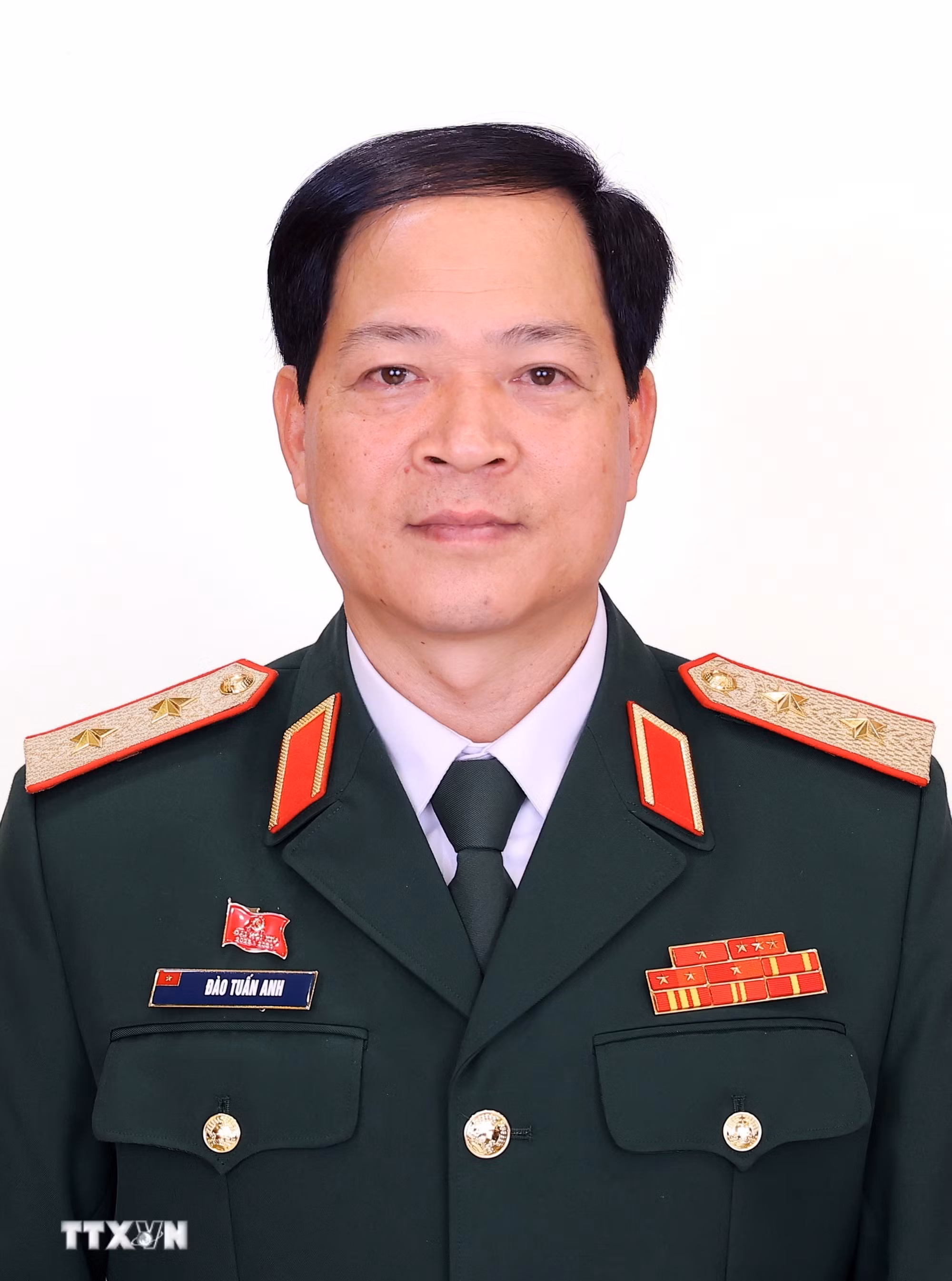 ttxvn-danh-sach-180-uy-vien-chinh-thuc-ban-chap-hanh-trung-uong-dang-khoa-xiv-19.jpg