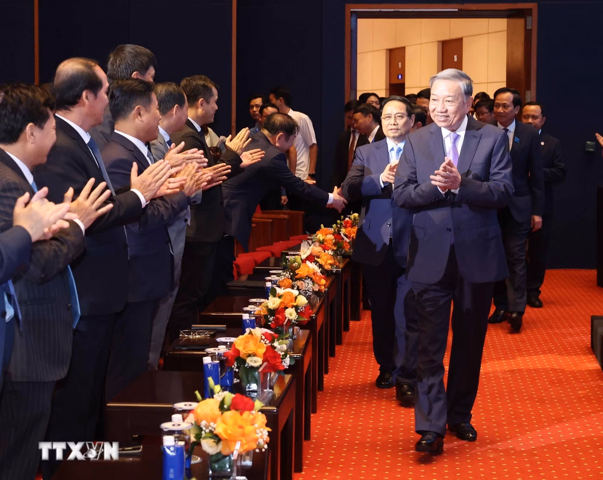 ttxvn-tong-bi-thu-nganh-buu-chinh-vien-thong-5.jpg