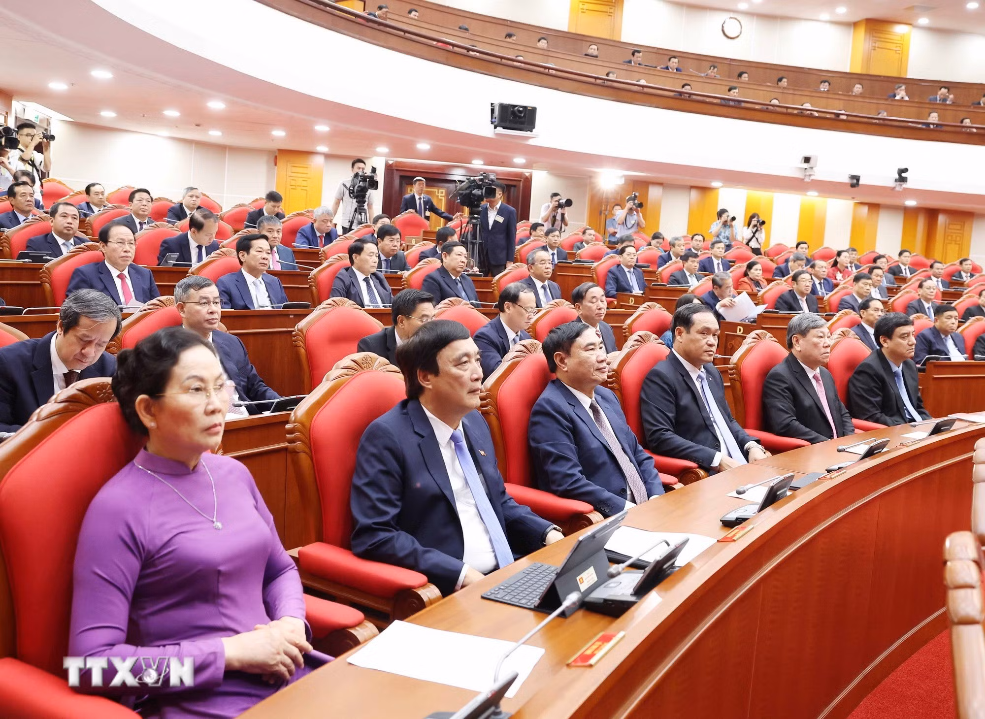 ttxvn-be-mac-ban-chap-hanh-trung-uong-dang-13-8.jpg