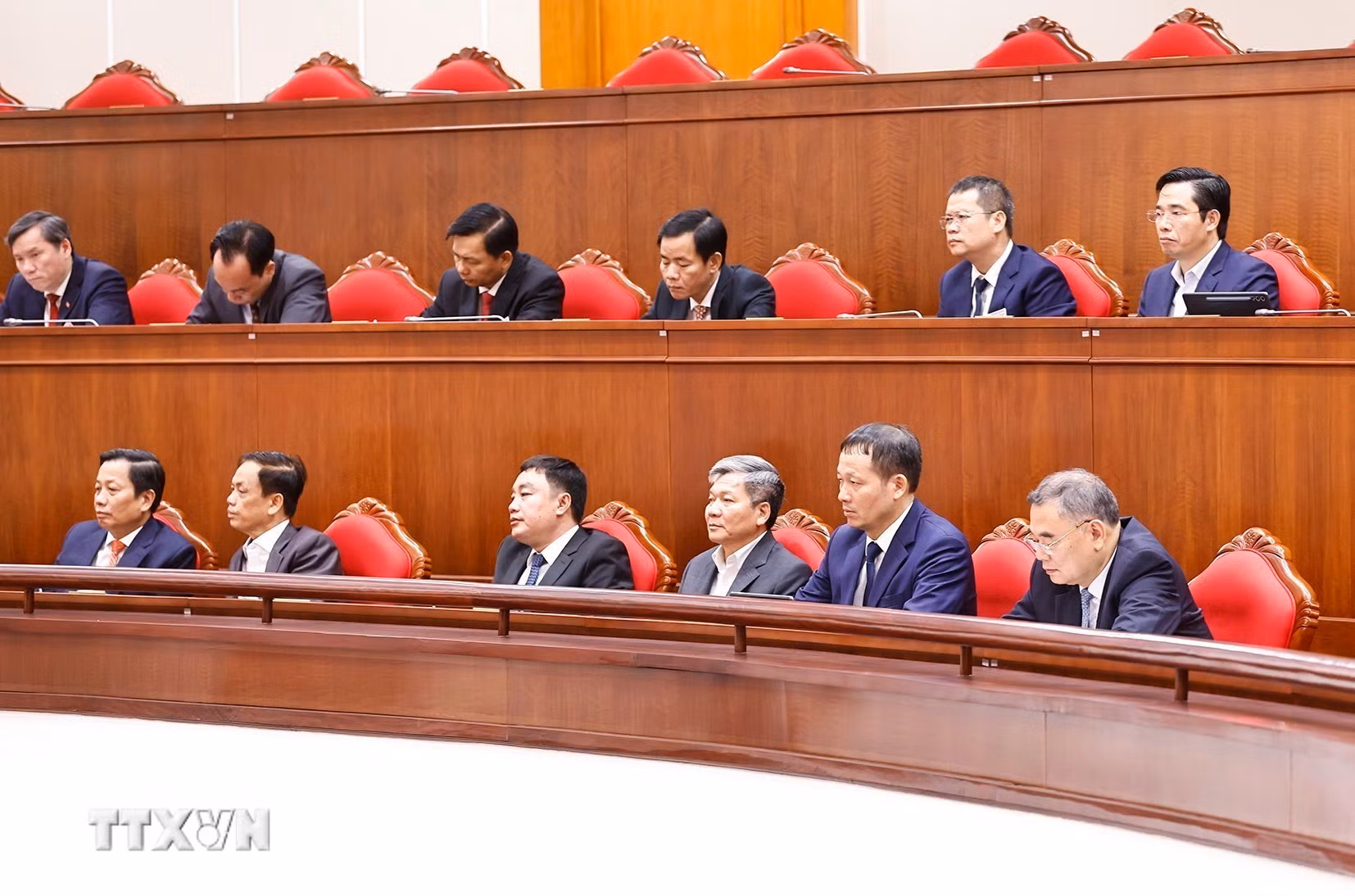 ttxvn-be-mac-ban-chap-hanh-trung-uong-dang-13-13.jpg