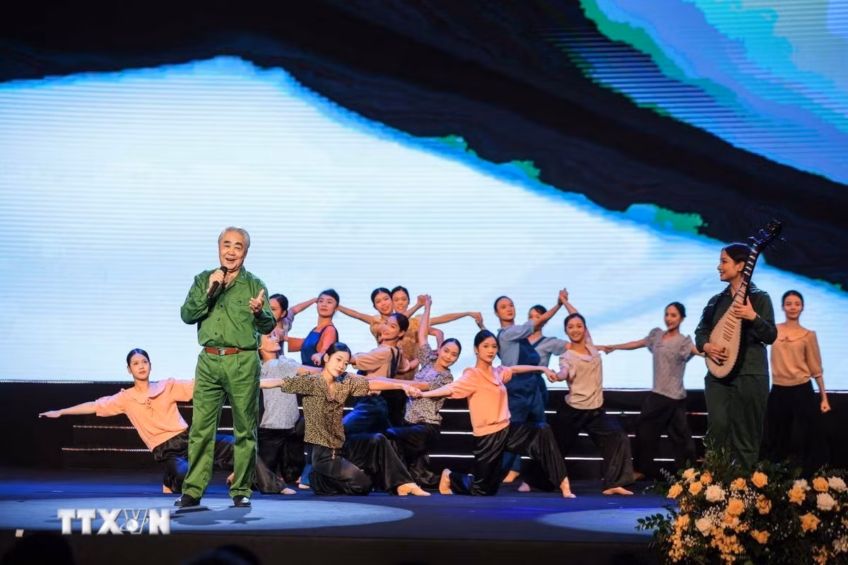 ttxvn-80-nam-nganh-buu-chinh-vien-thong-8.jpg