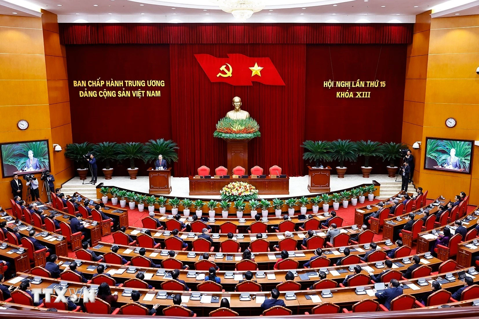 Tổng Bí thư Tô Lâm phát biểu bế mạc Hội nghị lần thứ 15 Ban Chấp hành Trung ương khóa XIII. (Ảnh: Thống Nhất/TTXVN)