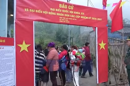 Đồng bào các dân tộc vùng biên Lai Châu nô nức đi bầu cử