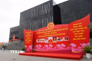 Khu vực Bảo tàng-Thư viện tỉnh Quảng Ninh trang trí khánh tiết chào mừng Đại hội XIV của Đảng. (Ảnh: Văn Đức/TTXVN)