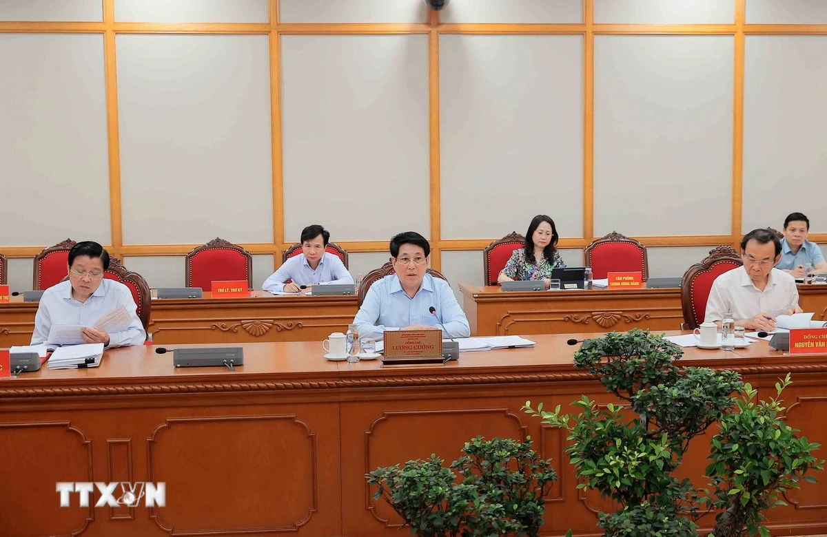 Ủy viên Bộ Chính trị, Chủ tịch nước Lương Cường chủ trì buổi làm việc. (Ảnh: An Đăng/TTXVN)