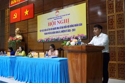 Hội nghị tiếp xúc giữa cử tri xã Nam Trà My với người ứng cử đại biểu HĐND thành phố Đà Nẵng. (Ảnh: Quốc Dũng/TTXVN)