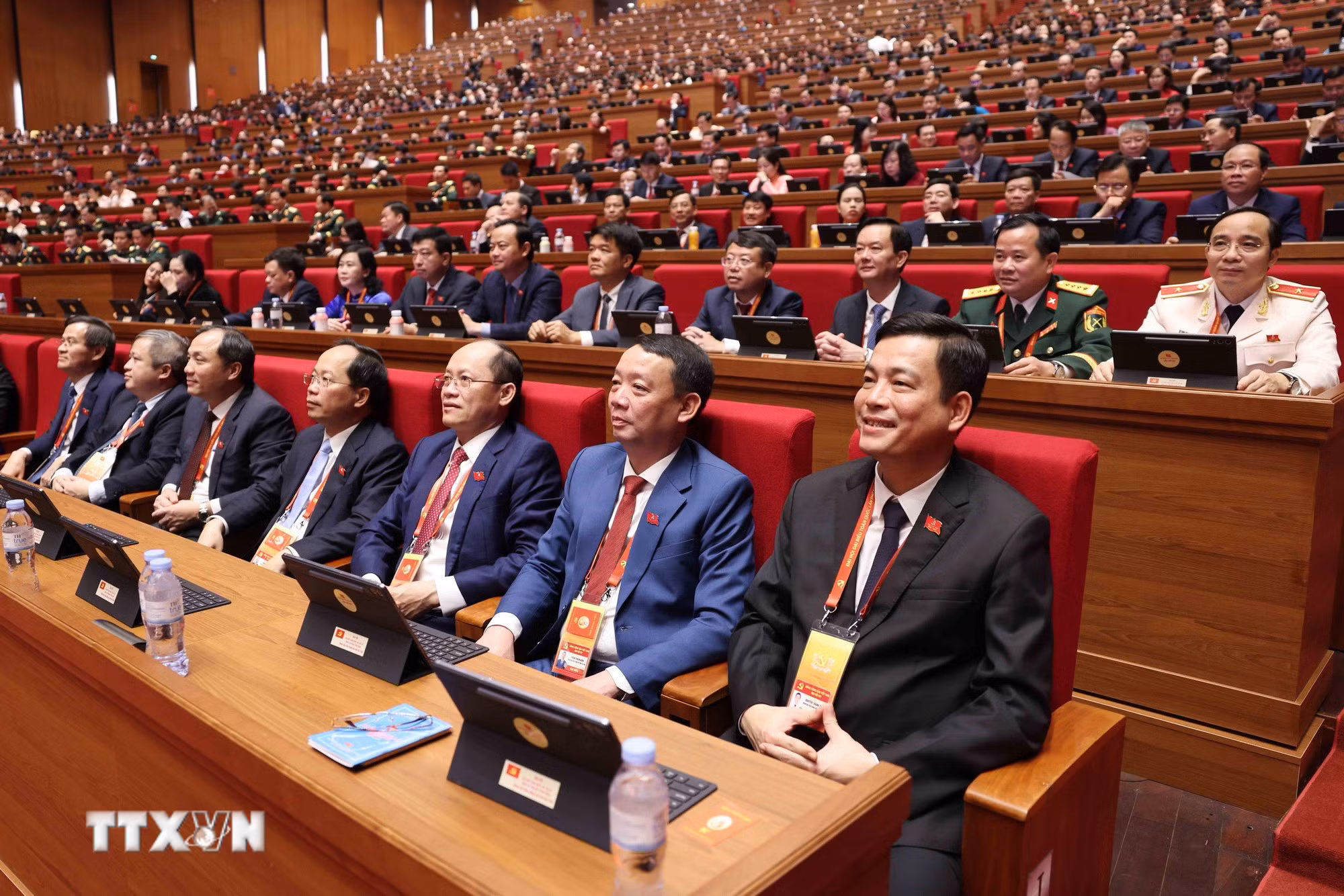 ttxvn-1901-trung-bay-anh-dai-hoi-dang-14.jpg